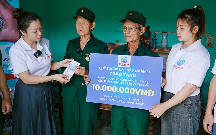 Headset icon for 24/7 customer service at PH7 Casino.